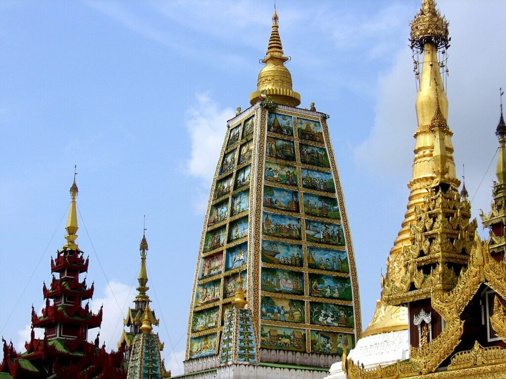 shwedagon pagoda buddha hair relics